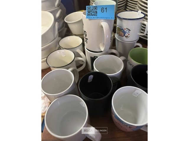 Diverse mokken en kopjes - afbeelding 3 van  5