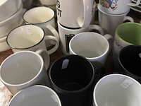 Diverse mokken en kopjes - afbeelding 3 van  5