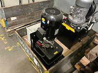 Diverse oliepompen (2x) - afbeelding 4 van  6