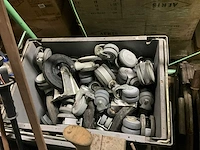 Diverse onderdelen, gereedschappen en accessoires - afbeelding 2 van  34
