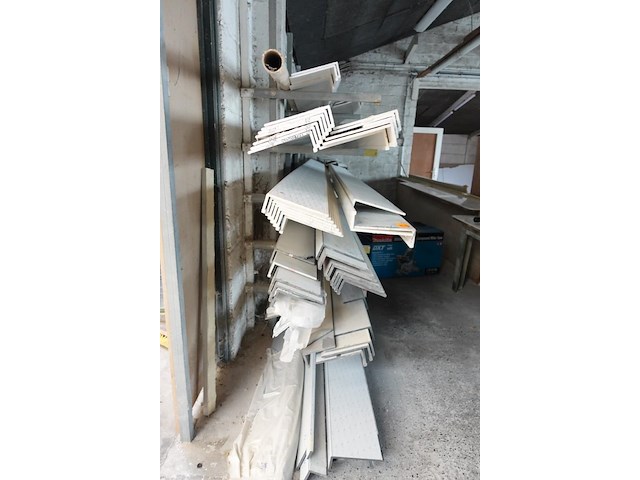 Diverse onderdelen raamproductie - afbeelding 2 van  9