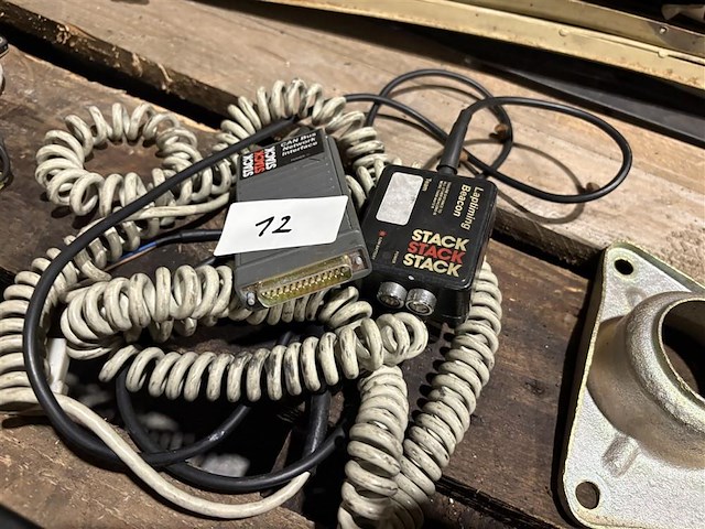 Diverse onderdelen stack - afbeelding 1 van  2