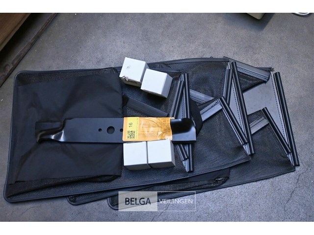 Diverse onderdelen van as grasmachine - afbeelding 1 van  3