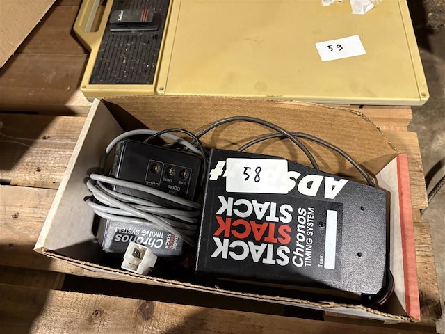 Diverse onderdeln stack - afbeelding 1 van  3