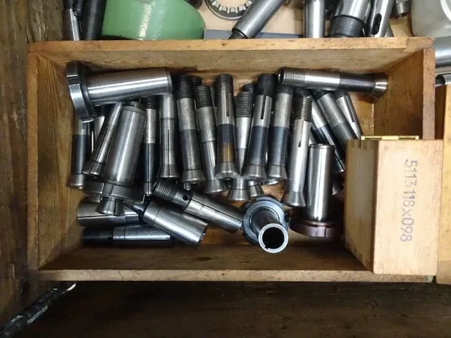 Diverse opspangereedschappen en slijpstenen - afbeelding 4 van  9