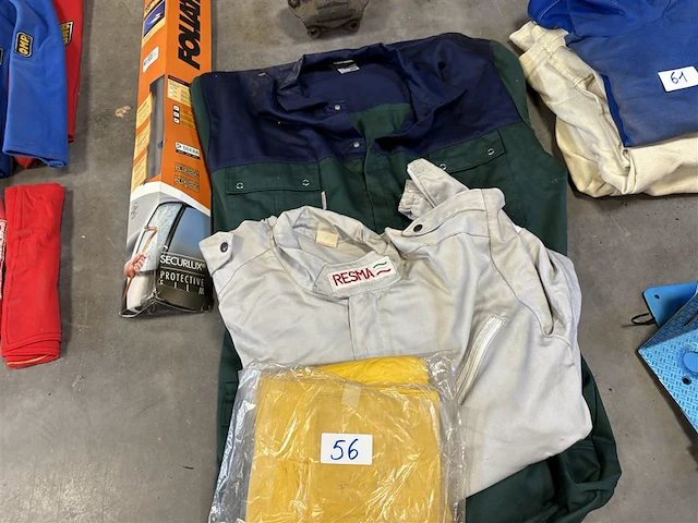 Diverse overals en regenkledij - afbeelding 1 van  6