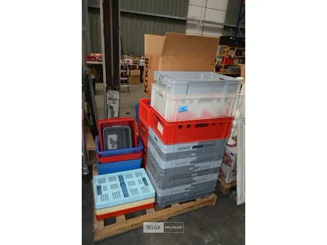 Diverse plastic bakken diverse maten ± 30 stuks - afbeelding 1 van  5