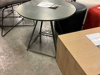 Diverse poefs en bijzettafels (6x) - afbeelding 5 van  10