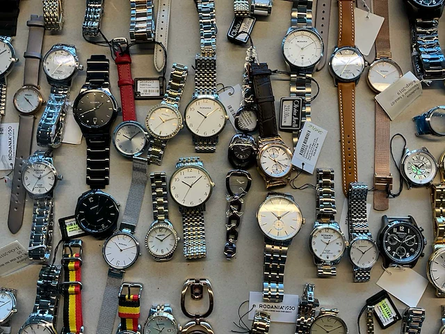 Diverse polshorloges voor onderdelen (145x) - afbeelding 3 van  34