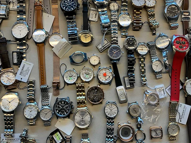 Diverse polshorloges voor onderdelen (145x) - afbeelding 34 van  34