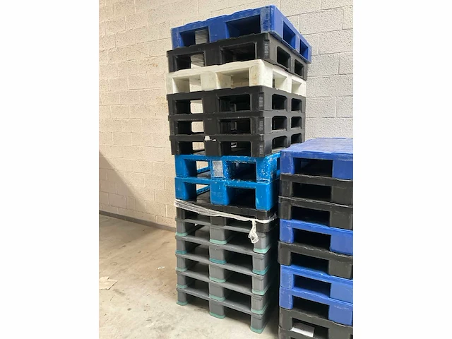 Diverse pvc palletten (54x) - afbeelding 8 van  8