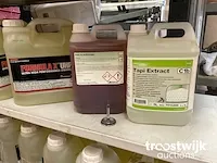 Diverse reinigingsprodukten - afbeelding 2 van  4