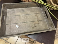 Diverse rieten manden & houten dienblad - afbeelding 4 van  5