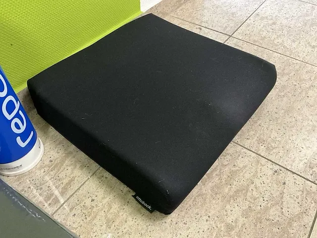 Diverse rolstoel onderdelen en zitkussens - afbeelding 11 van  21