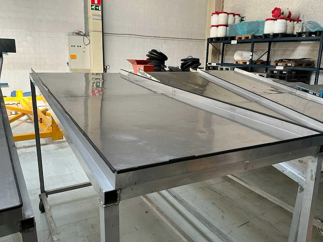 Diverse rvs roltafels (4x) - afbeelding 8 van  12