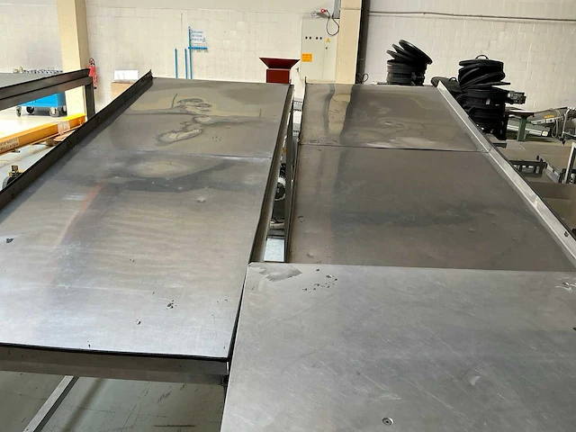Diverse rvs roltafels (4x) - afbeelding 11 van  12