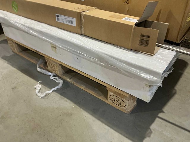 Diverse rvs spoelbakken en installatiematerialen - afbeelding 10 van  11