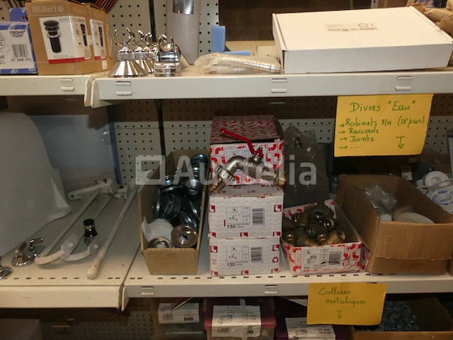 Diverse sanitaire voorzieningen en accessoires - afbeelding 4 van  15