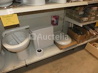 Diverse sanitaire voorzieningen en accessoires - afbeelding 8 van  15