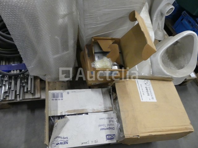 Diverse sanitaire voorzieningen - afbeelding 2 van  12