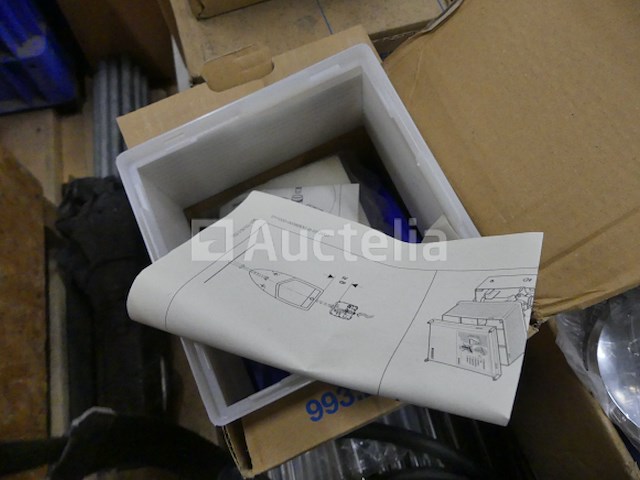 Diverse sanitaire voorzieningen - afbeelding 4 van  12