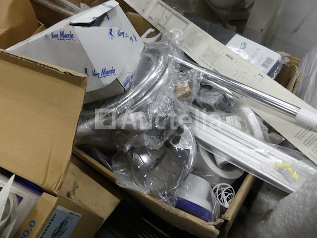 Diverse sanitaire voorzieningen - afbeelding 9 van  12