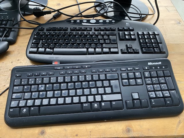 Diverse schermen - toetsenborden en andere - afbeelding 5 van  8