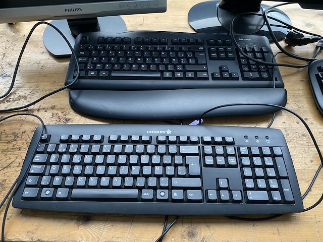 Diverse schermen - toetsenborden en andere - afbeelding 6 van  8