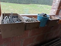 Diverse schroeven en bouten - afbeelding 1 van  6