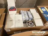 Diverse schuurmaterialen - afbeelding 1 van  5