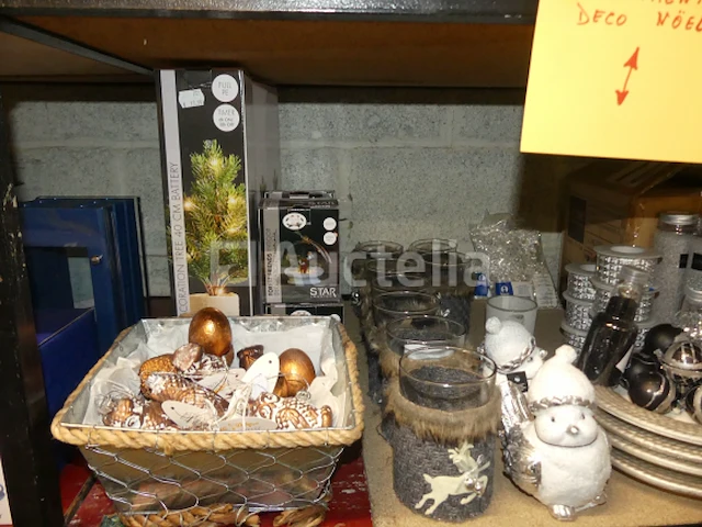 Diverse set huishoudelijke artikelen - afbeelding 11 van  19