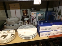 Diverse set huishoudelijke artikelen - afbeelding 17 van  19