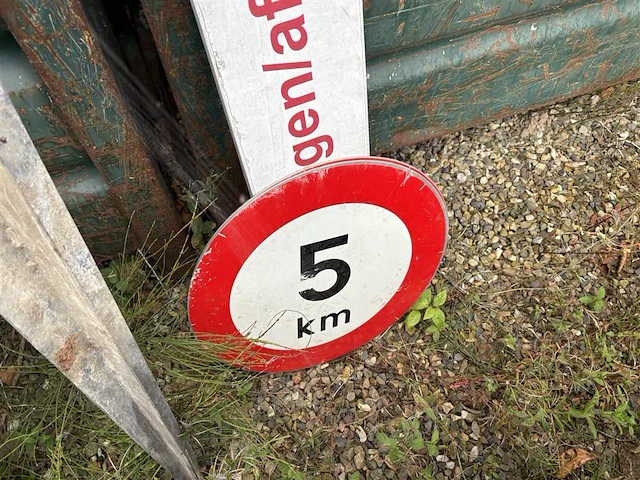 Diverse signalisatie - afbeelding 2 van  3
