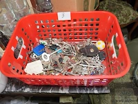 Diverse sleutels in mandje