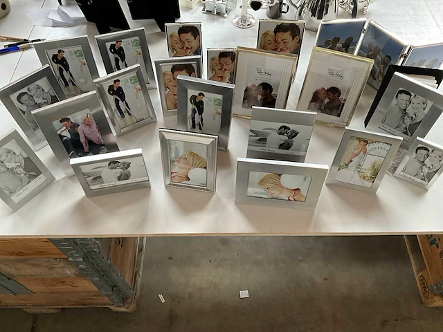 Diverse soorten fotolijsten (21x) - afbeelding 1 van  12