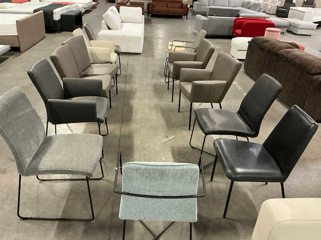 Diverse stoelen (12x) - afbeelding 1 van  7