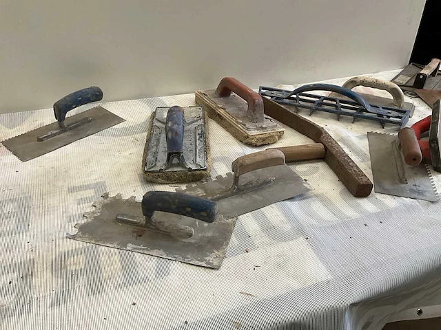 Diverse stukadoorsmaterialen - afbeelding 1 van  8