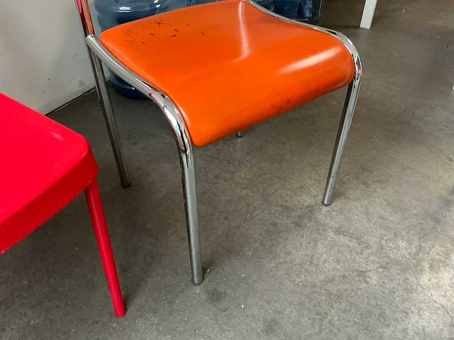 Diverse tafels (6x) en stoelen (23x) - afbeelding 6 van  14