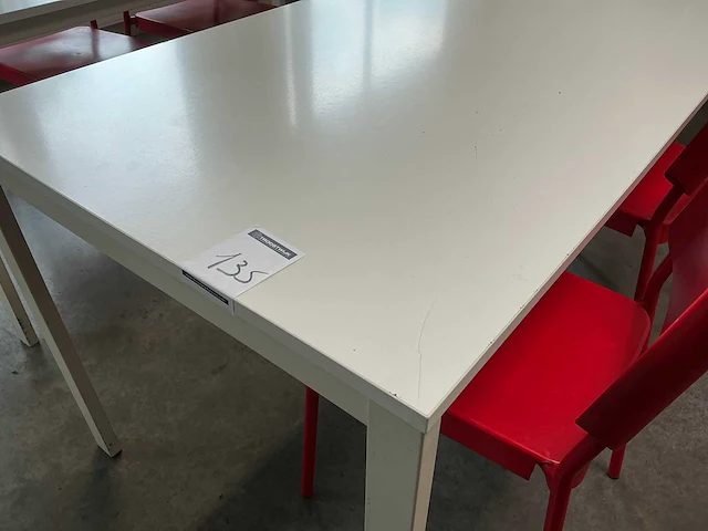 Diverse tafels (6x) en stoelen (23x) - afbeelding 8 van  14