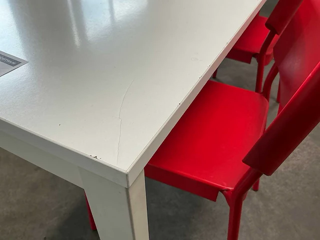 Diverse tafels (6x) en stoelen (23x) - afbeelding 9 van  14