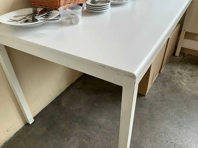 Diverse tafels (6x) en stoelen (23x) - afbeelding 11 van  14