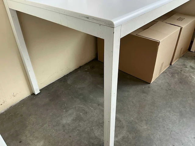 Diverse tafels (6x) en stoelen (23x) - afbeelding 12 van  14