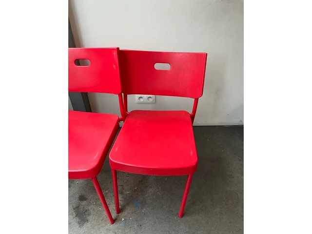 Diverse tafels (6x) en stoelen (23x) - afbeelding 14 van  14