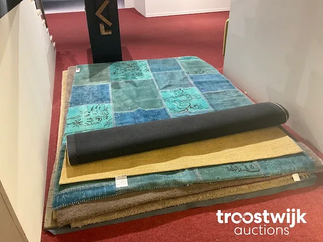Diverse tapijten - afbeelding 1 van  5