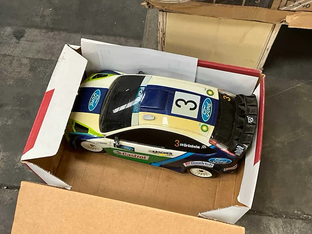 Diverse telegeleide rc-auto, o.a. robbe, total, ikko, hpi racing (14x) - afbeelding 7 van  15