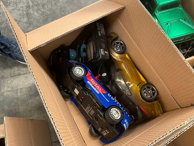 Diverse telegeleide rc-auto, o.a. robbe, total, ikko, hpi racing (14x) - afbeelding 10 van  15
