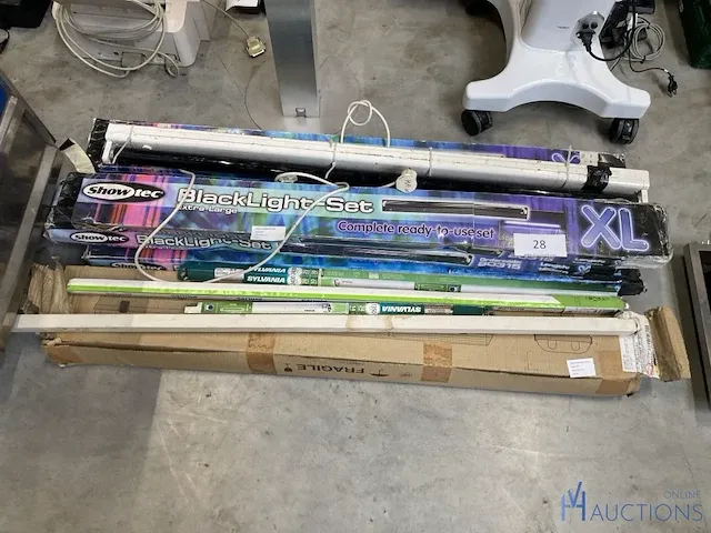 Diverse tl-verlichting - afbeelding 1 van  3