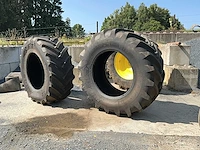 Diverse tractorbanden, banden, wielen en velgen - afbeelding 1 van  7