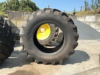 Diverse tractorbanden, banden, wielen en velgen - afbeelding 2 van  7