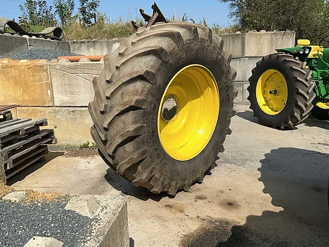 Diverse tractorbanden, banden, wielen en velgen - afbeelding 7 van  7